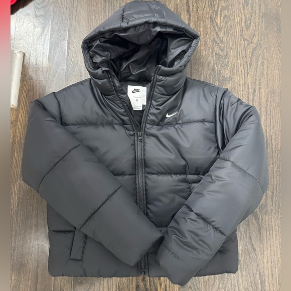 Nike Sportswear Classic Puffer, XS, Brand New and has never been worn. - Picture 3 of 4